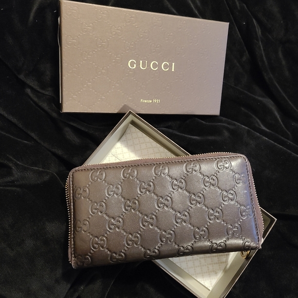 Brown gucci wallet - Picture 2 of 4